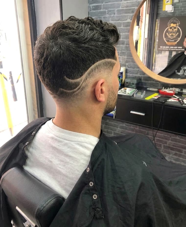 Textured fade with a double line